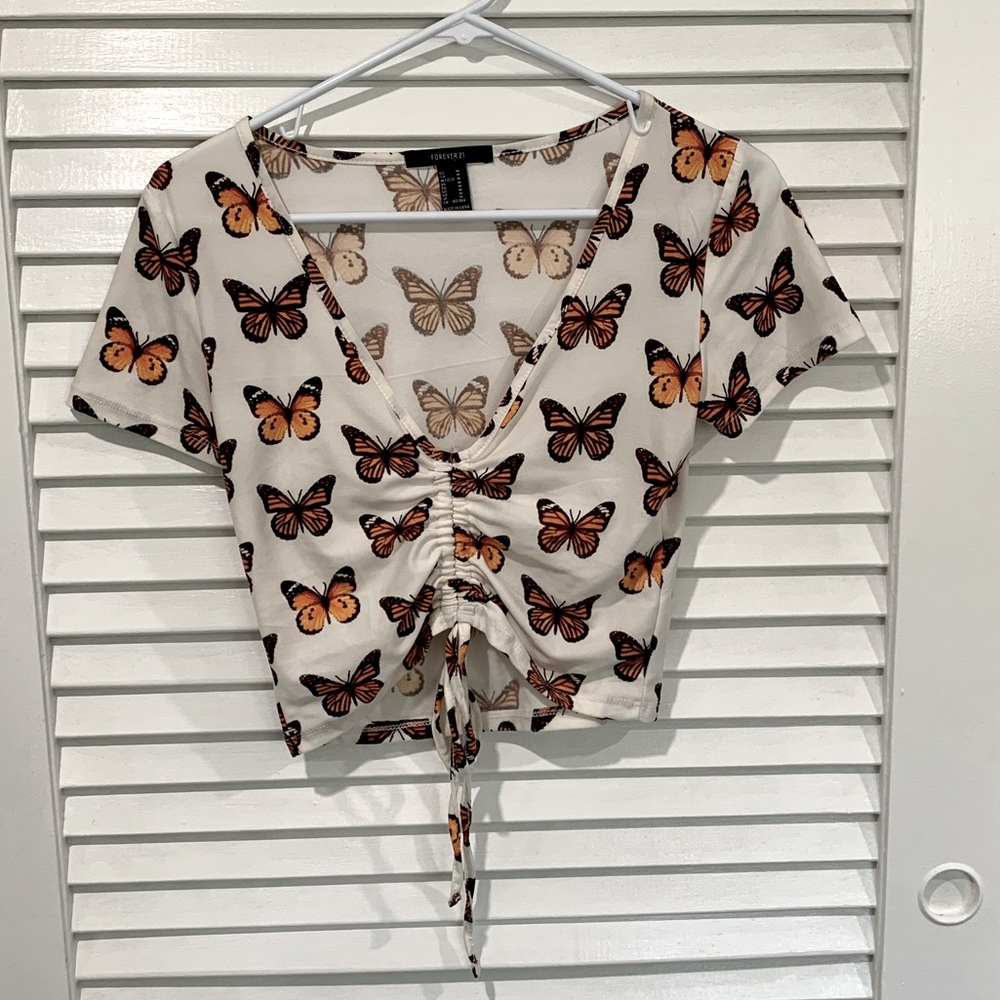 NWOT Medium FOREVER 21 Cropped blouse